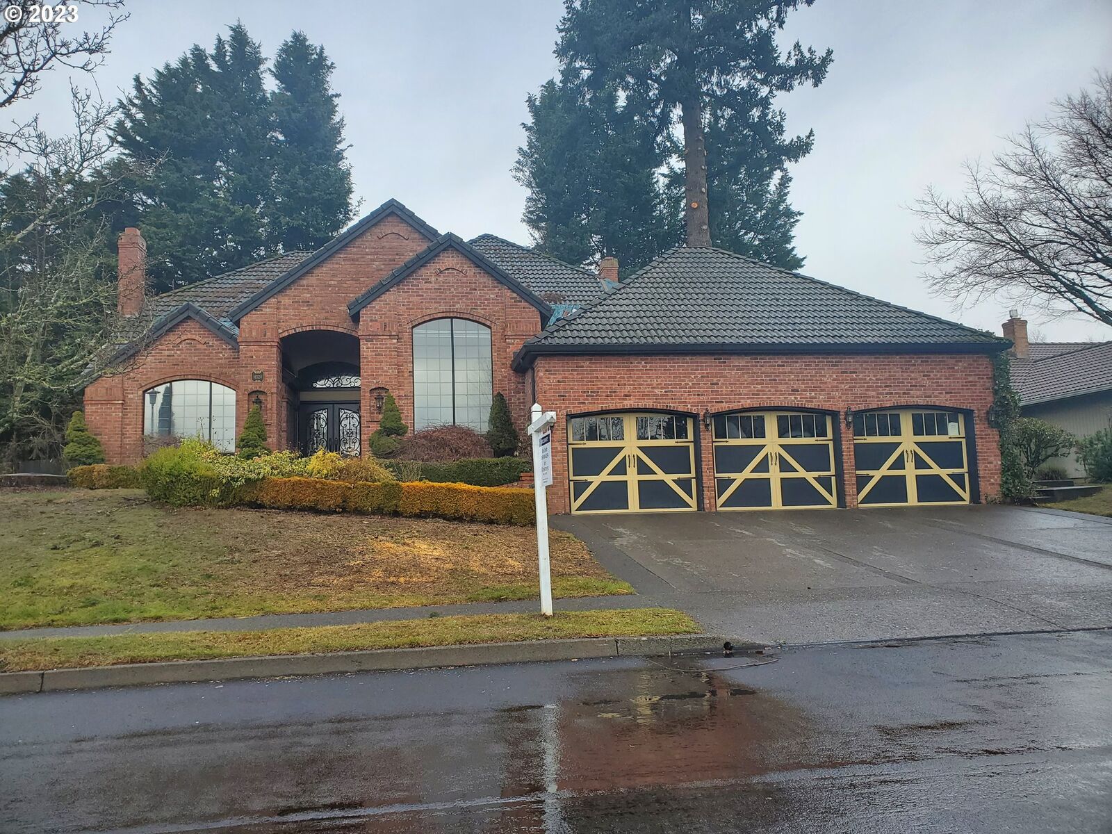 Property Photo: 16520 SE 34th Way WA 98683