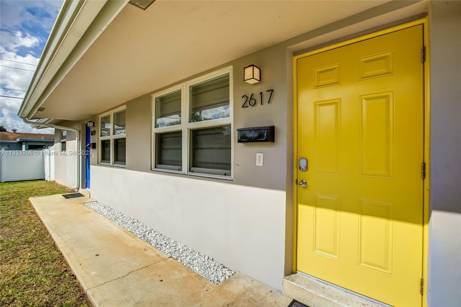 Property Photo:  2617 NW 9th Ave 1-2  FL 33311 