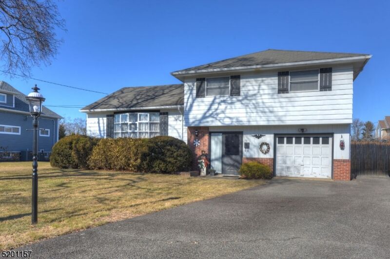 Property Photo: 11 Ferndale Pl NJ 07444