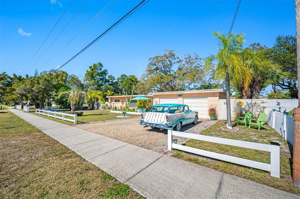 Property Photo:  2543 Dryer Avenue  FL 33770 