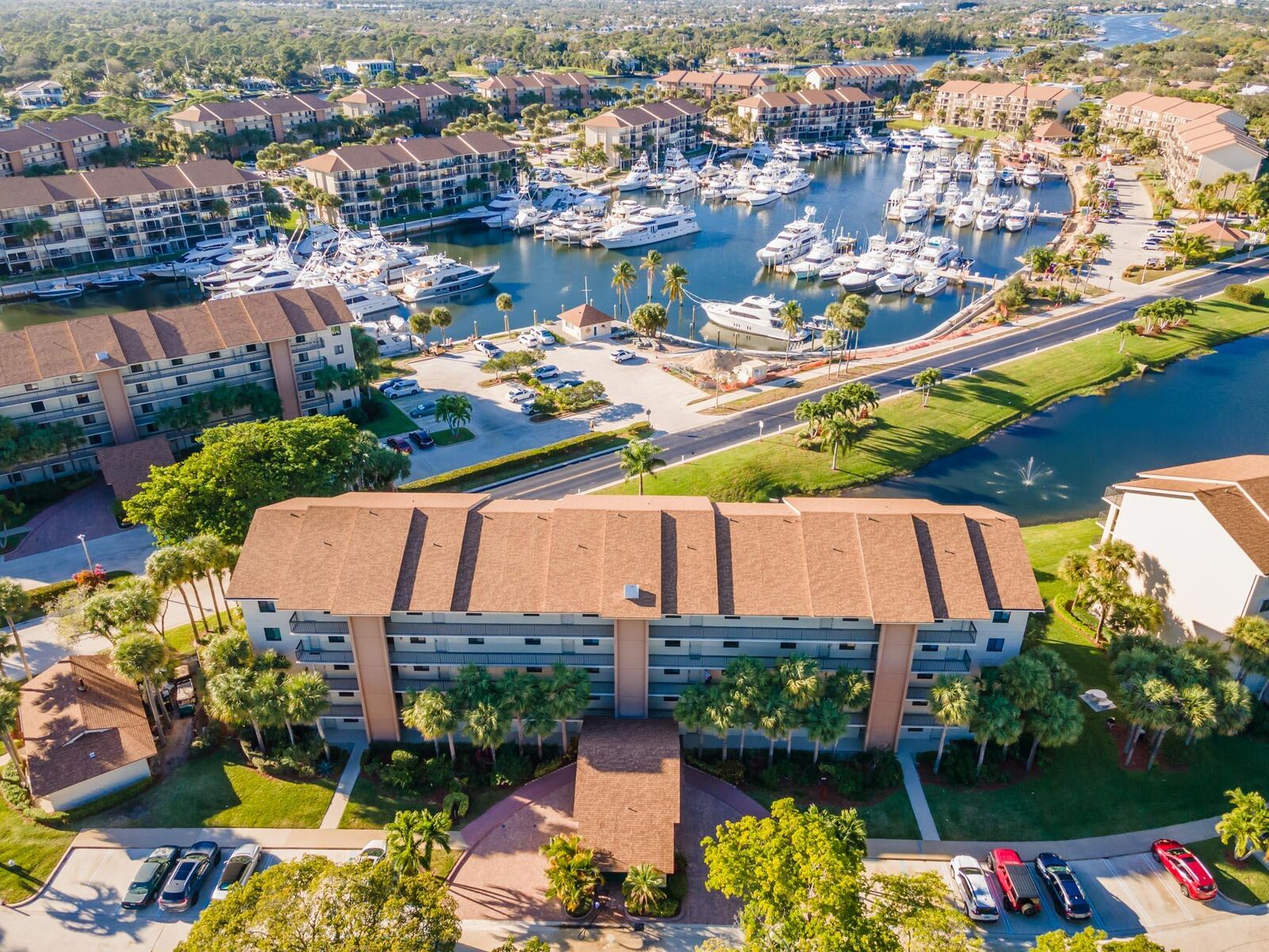 Property Photo: 901 Seafarer Circle 501 FL 33477