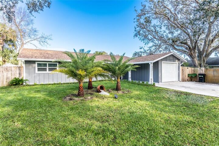 Property Photo:  421 S Center Street  FL 32174 