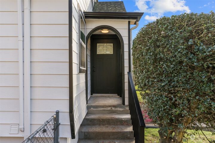 Property Photo:  1417 S Monroe Street  WA 98405 