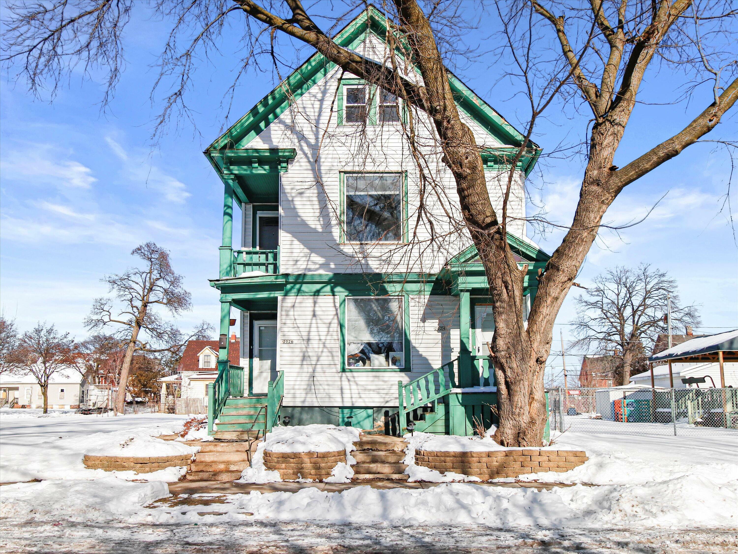 Property Photo: 2024 W Clarke St 2026 WI 53206