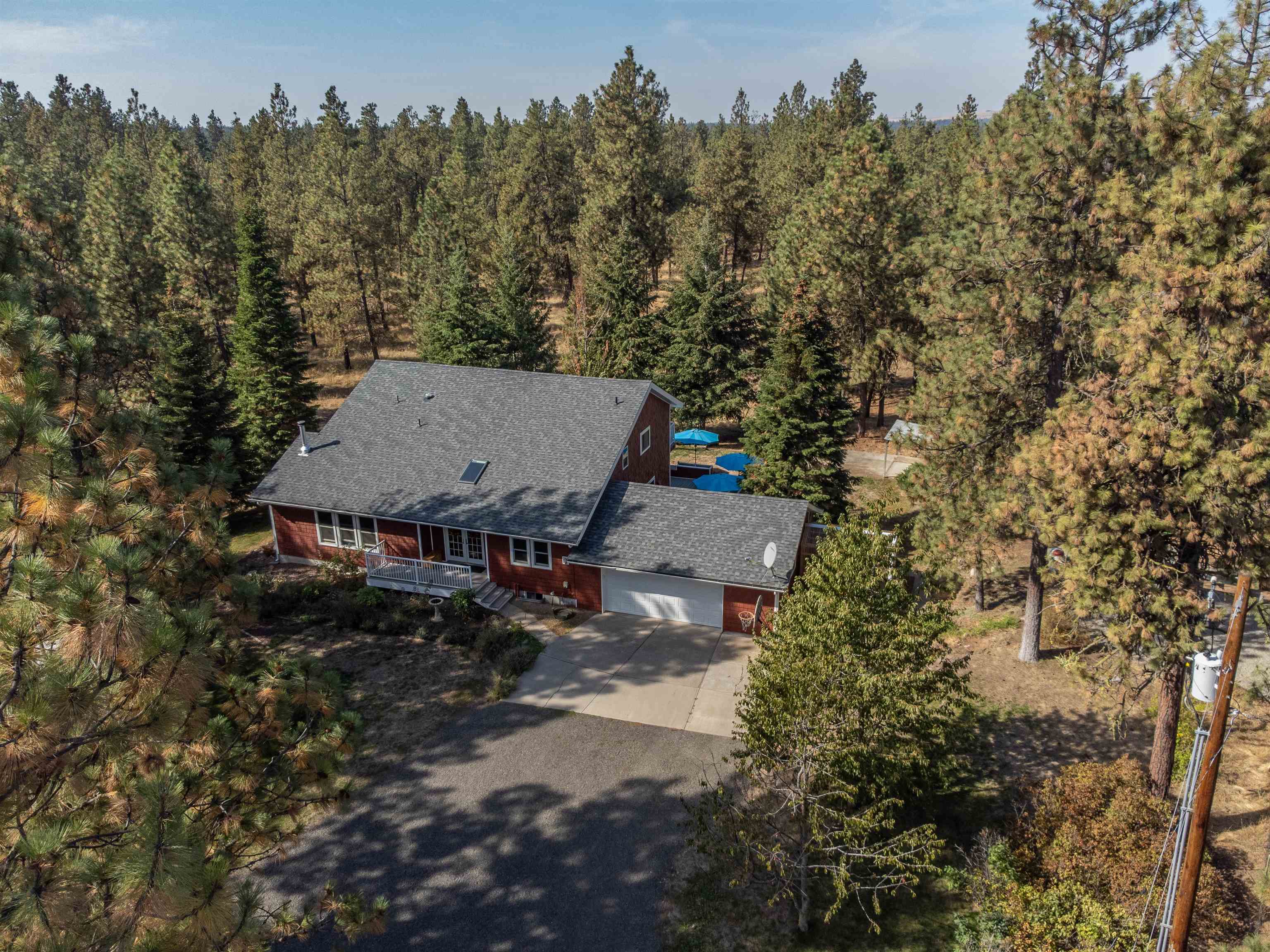 Property Photo: 17008 S Smythe Rd WA 99224