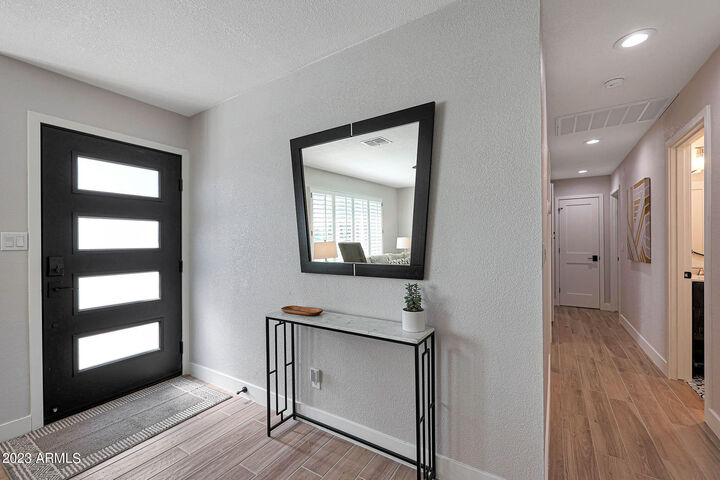 Property Photo: 8426 E Plaza Avenue AZ 85250