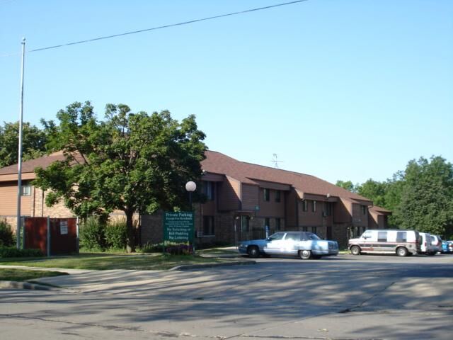 Property Photo: 5513 N Hopkins St 5517 WI 53209