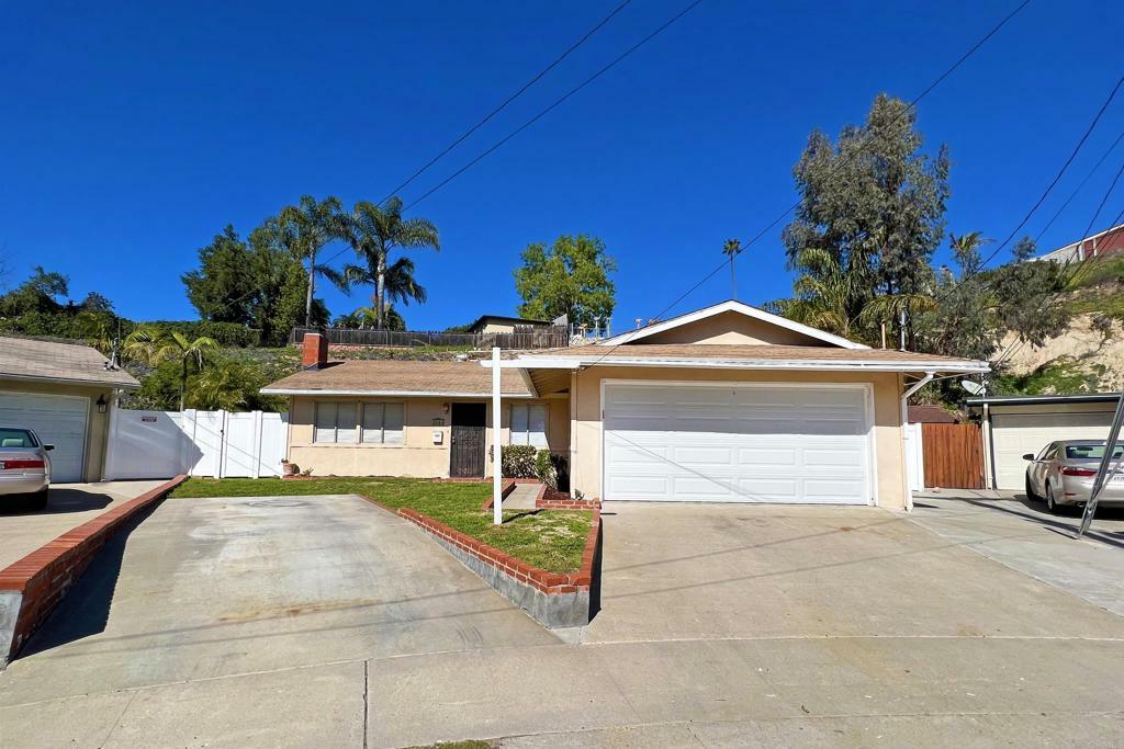 Property Photo: 4664 Chateau Court CA 92117