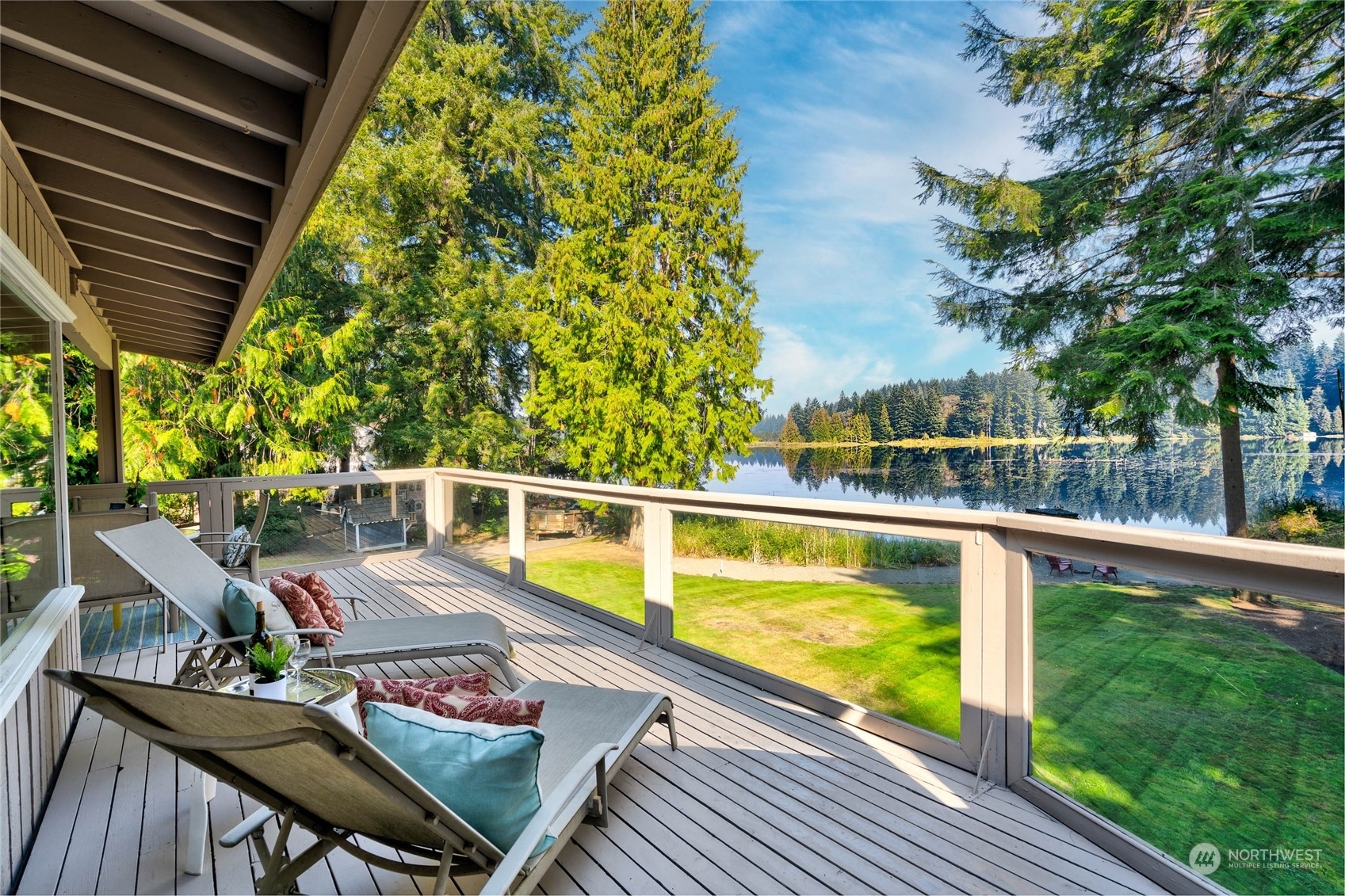 Property Photo:  24227 Crystal Lake Place  WA 98077 