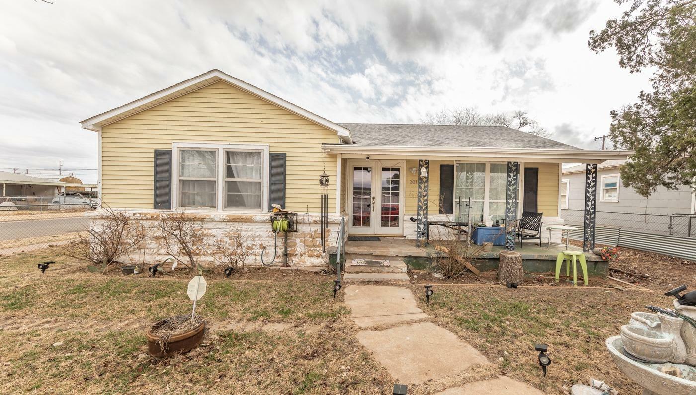 Property Photo:  301 39th Street  TX 79404 