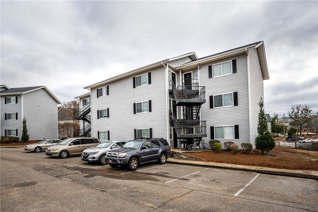 Property Photo:  559 W Glenn Avenue C303  AL 36030 