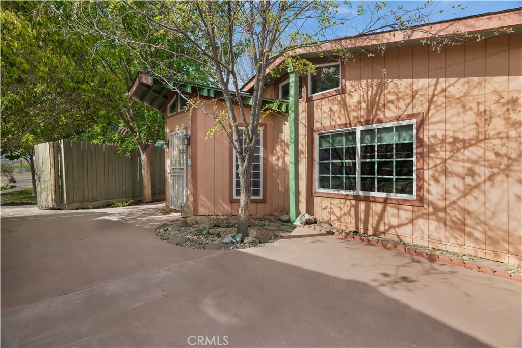 Property Photo:  9860 N River Road  CA 93451 