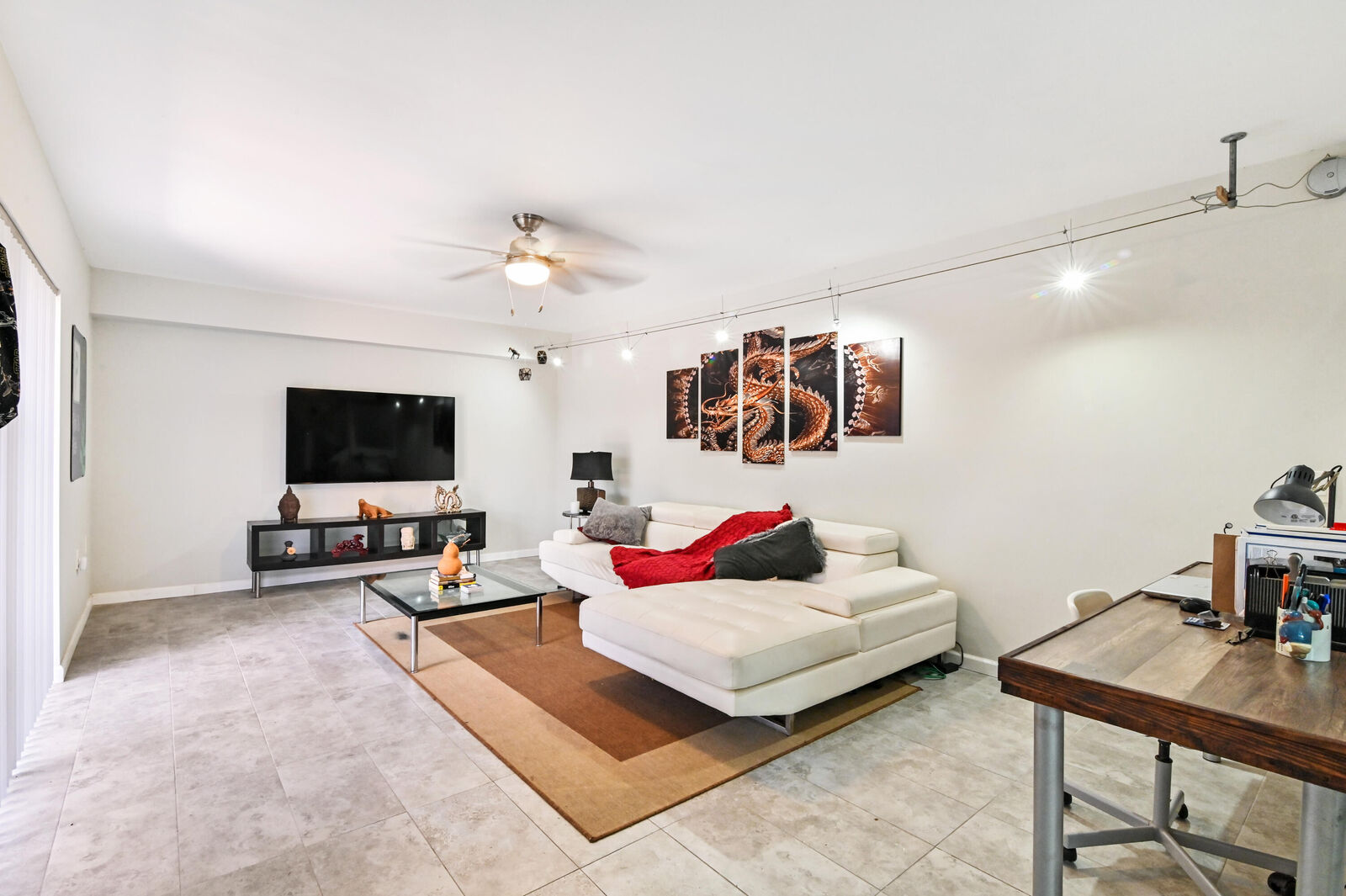 Property Photo: 2406 24th Way FL 33407