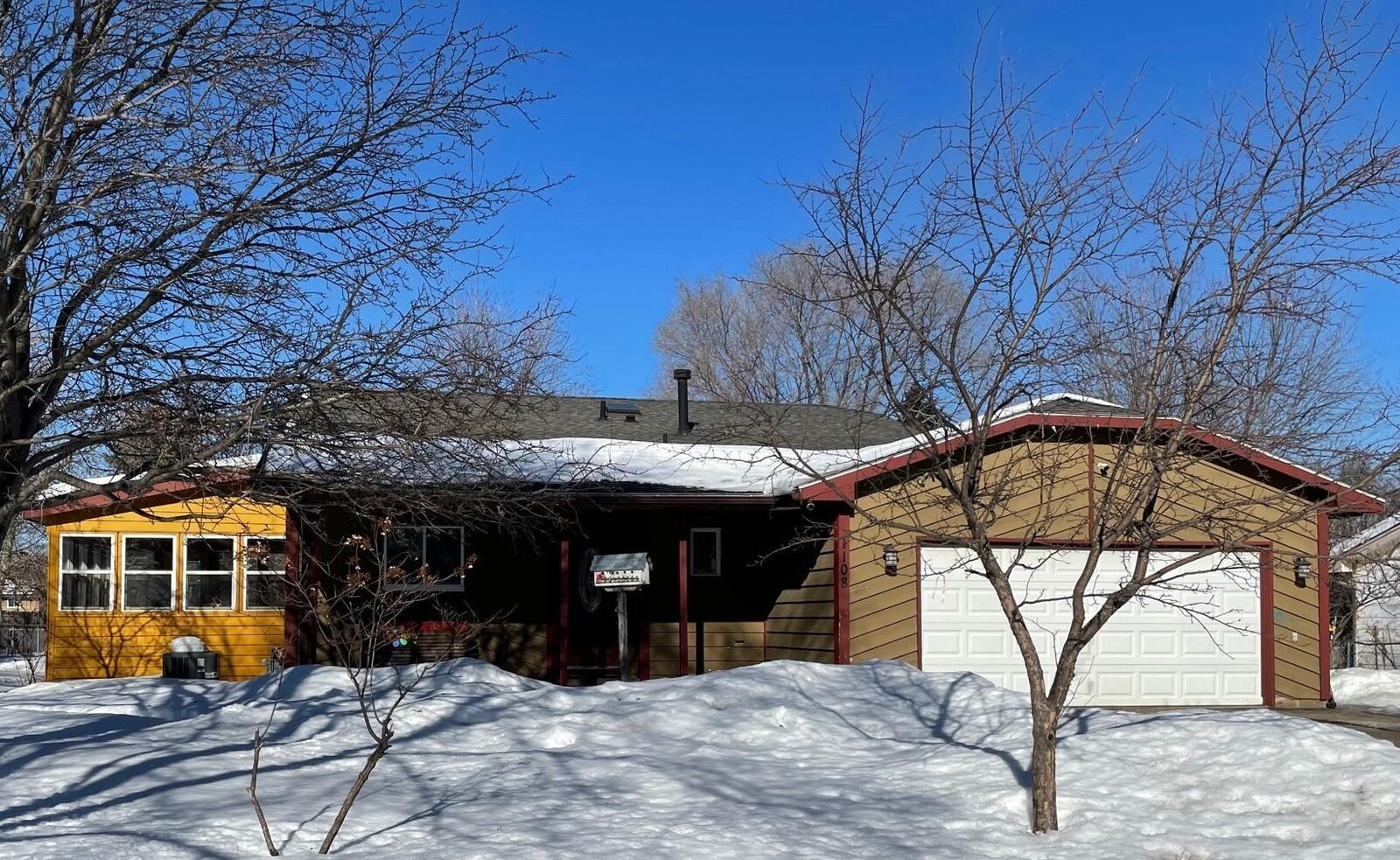 Property Photo:  1108 Meadowwood Drive  MN 55444 