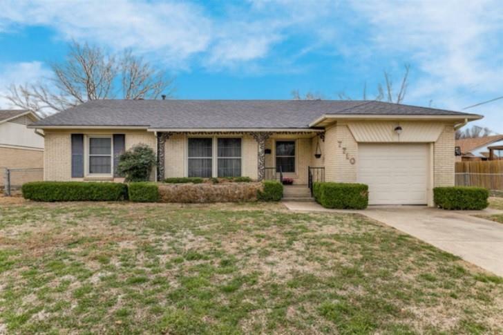 Property Photo:  7710 Colebrook Drive  TX 75217 