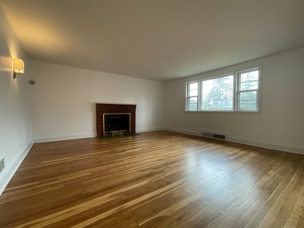 Property Photo:  17 Suffolk  MA 02067 