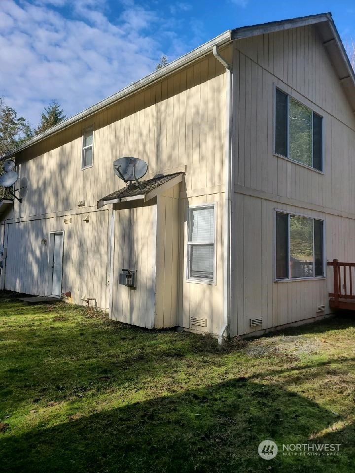 Property Photo:  5637 Kings End Place SE  WA 98367 