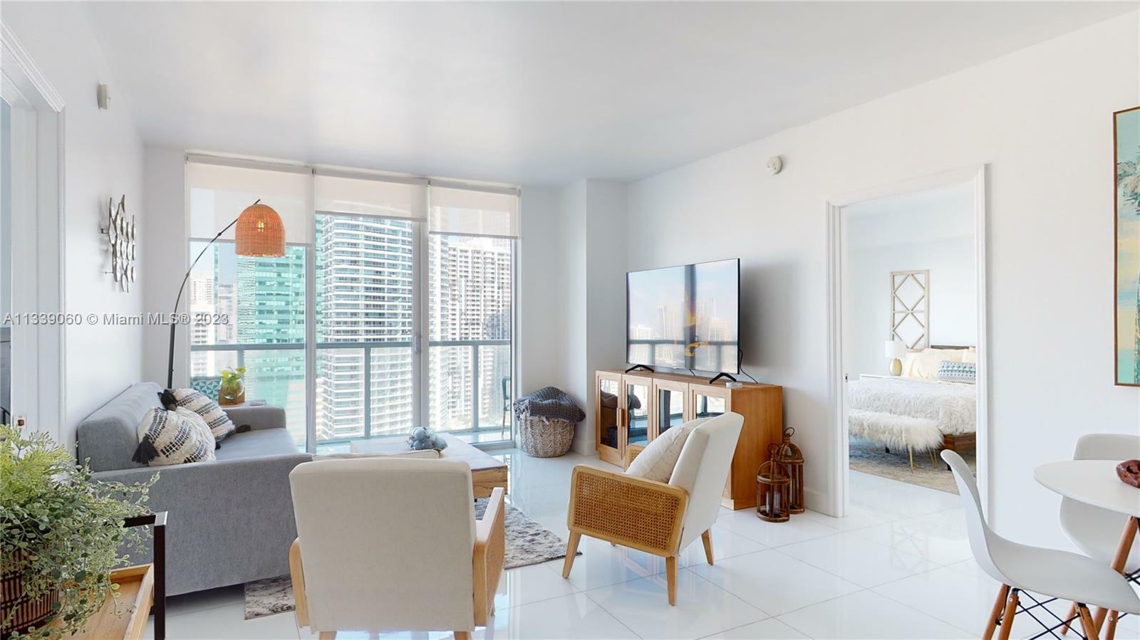 Property Photo:  500 Brickell Ave 3405  FL 33131 