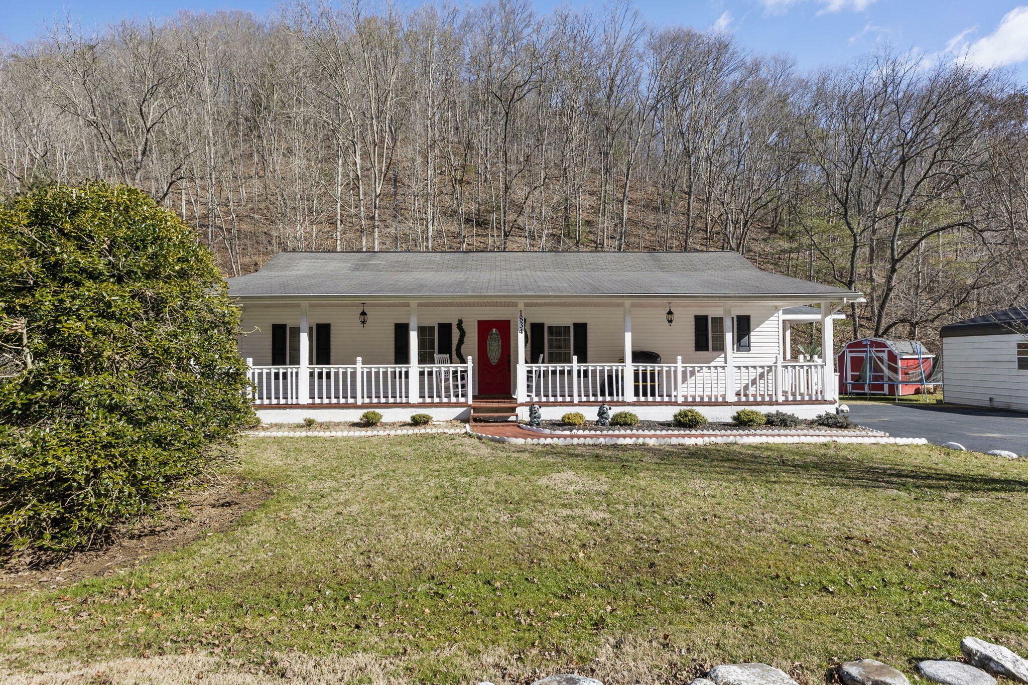 Property Photo:  1834 Bristol Highway  TN 37694 