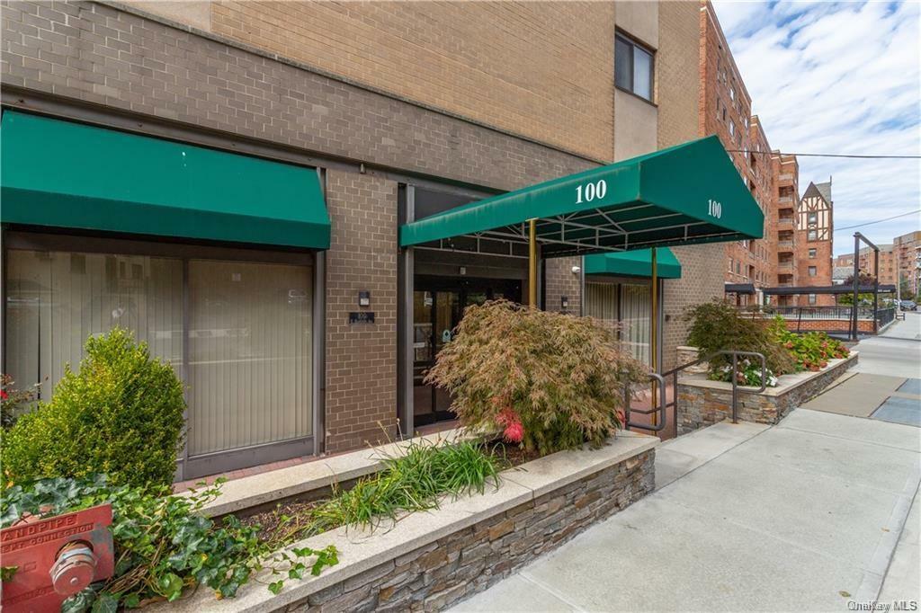 Property Photo: 100 E Hartsdale Avenue 6nw NY 10530