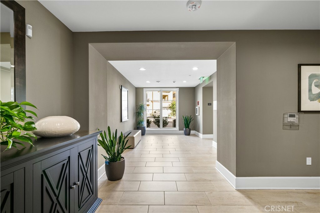 Property Photo: 23500 Park Sorrento G31 CA 91302