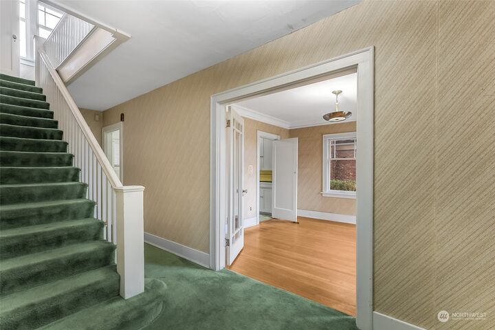 Property Photo: 919 23rd Avenue E WA 98112