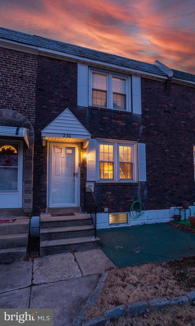 Property Photo: 236 Gramercy Drive PA 19018