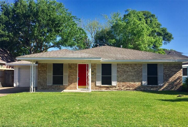 5120 Evergreen Street  Bellaire TX 77401 photo
