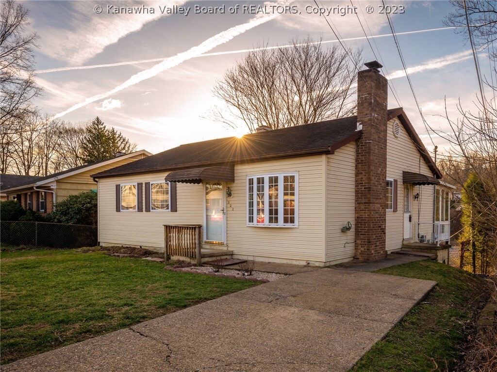 Property Photo: 822 Walters Road WV 25314