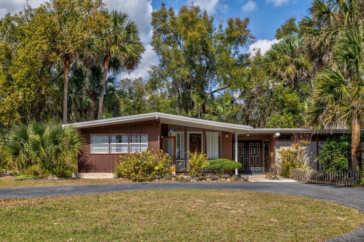 Property Photo:  801 Buena Vista Drive  FL 32726 