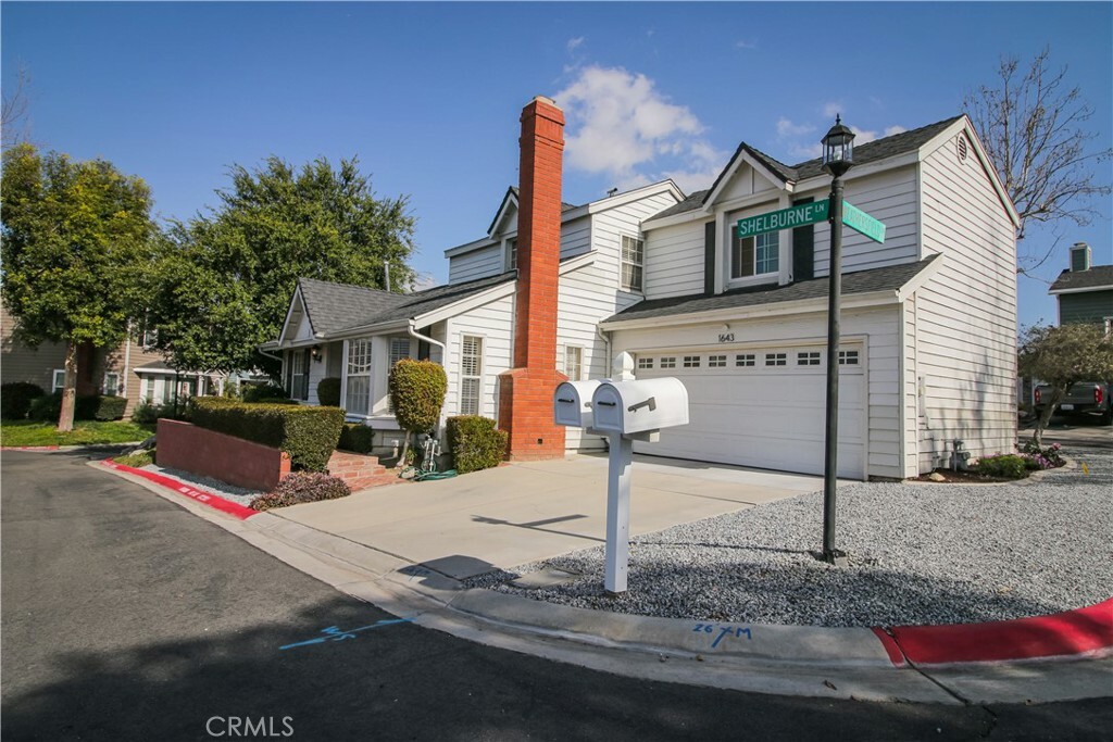 Property Photo: 1643 Shelburne Lane CA 92506