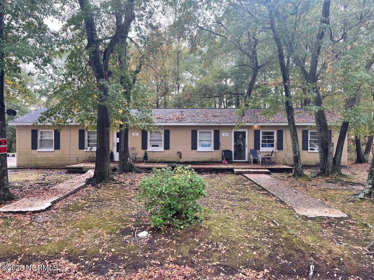 Property Photo: 409 E Nelson Street NC 27871