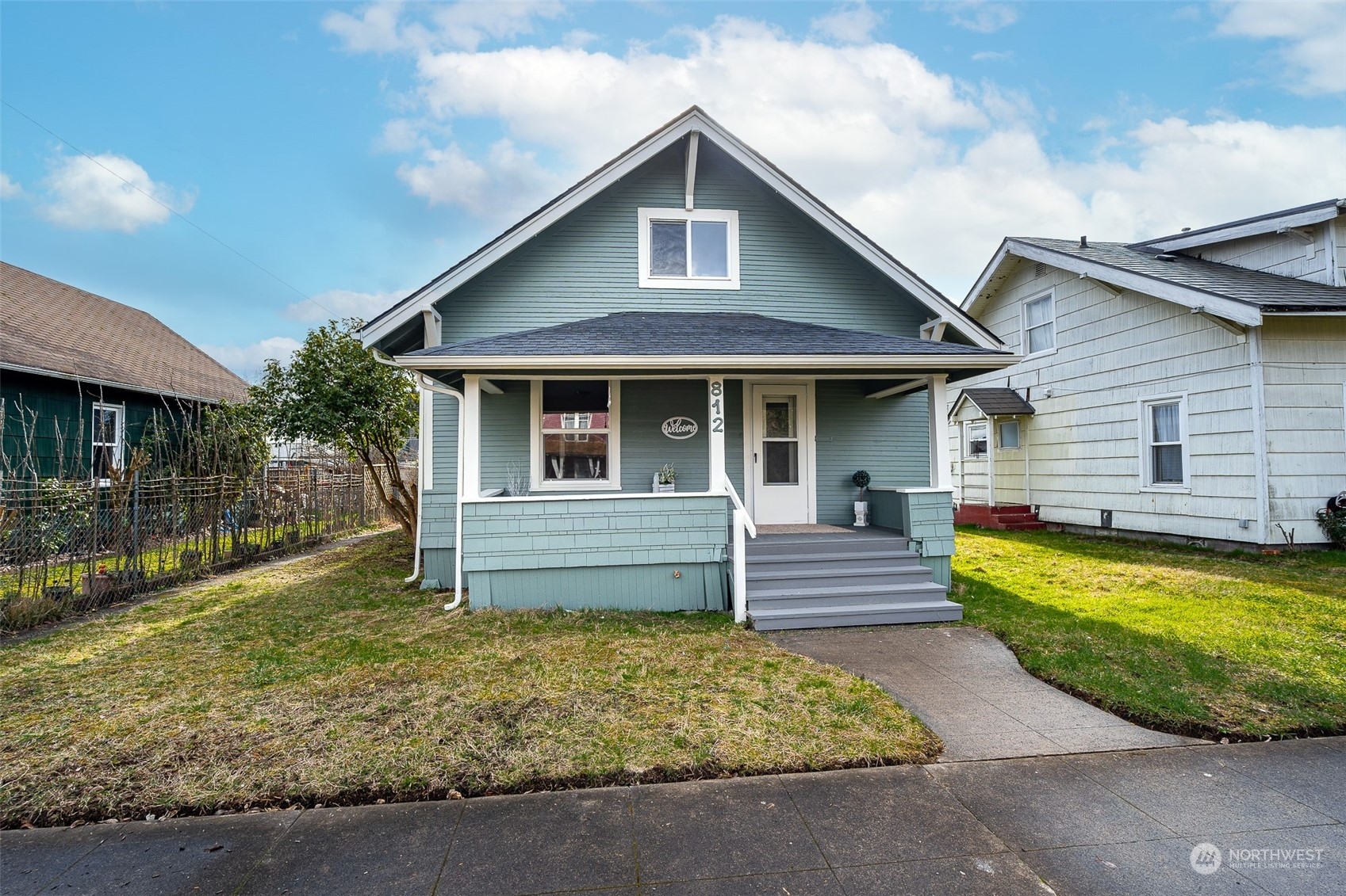 Property Photo:  812 W Pine Street  WA 98531 