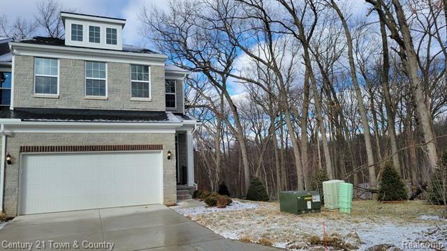 Property Photo:  652  Peppermint  Drive  MI 48307 