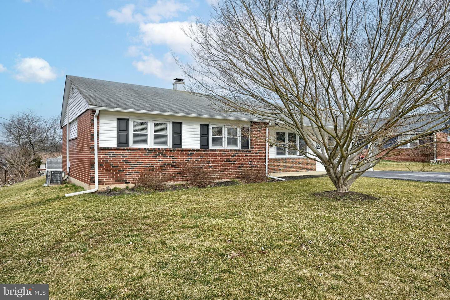 Property Photo: 203 Bryans Road PA 19401