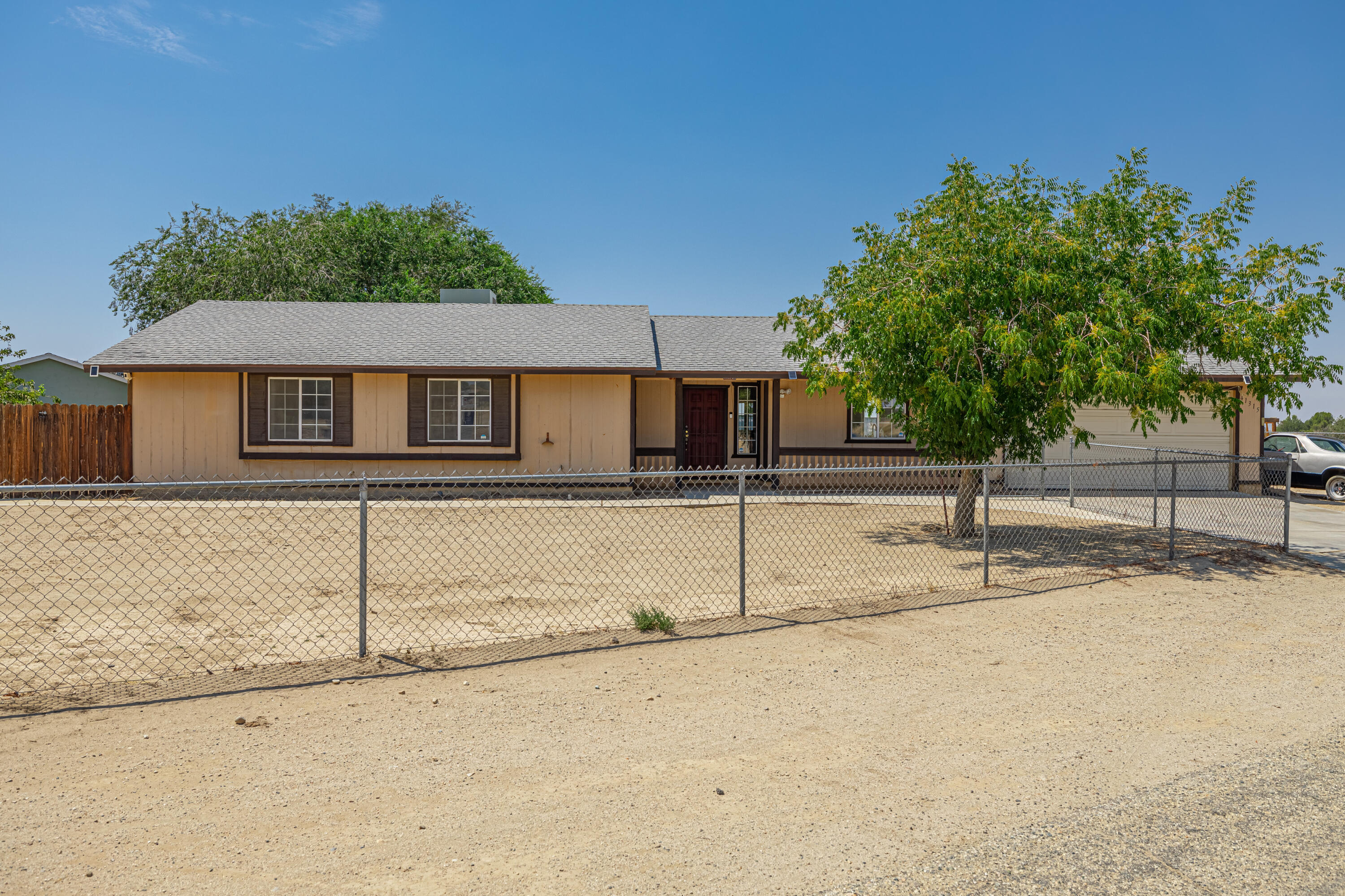 Property Photo: 41315 E 159th Street CA 93535