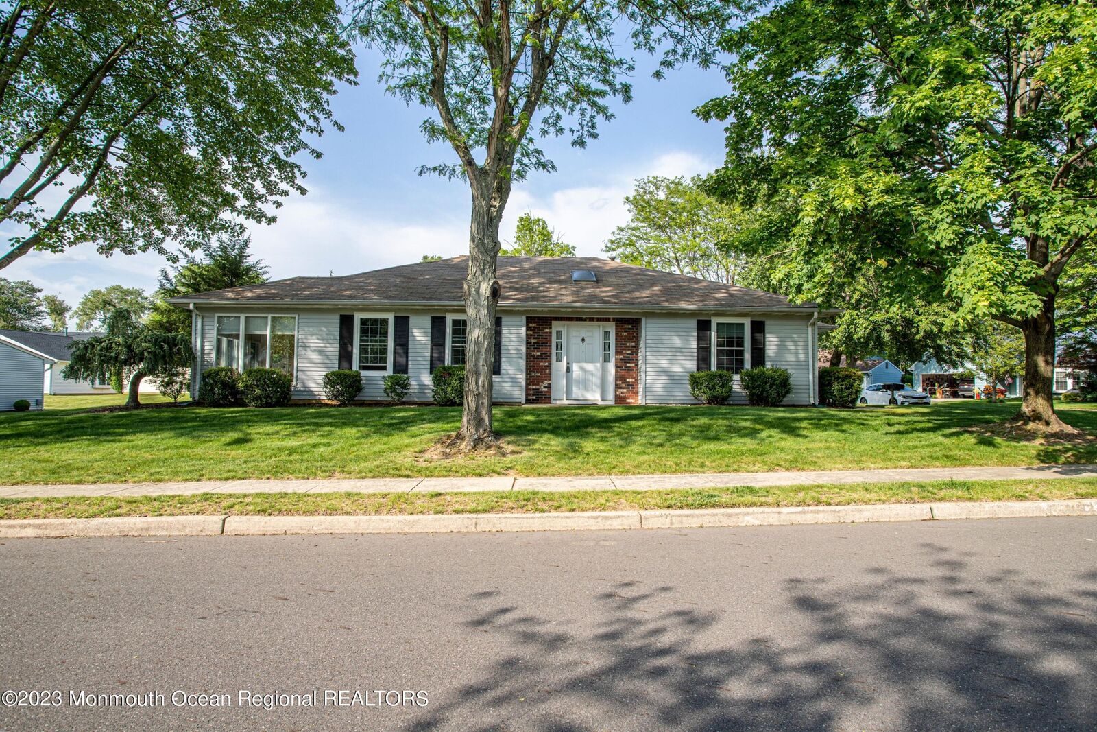 Property Photo:  23 Farmview Lane  NJ 08022 