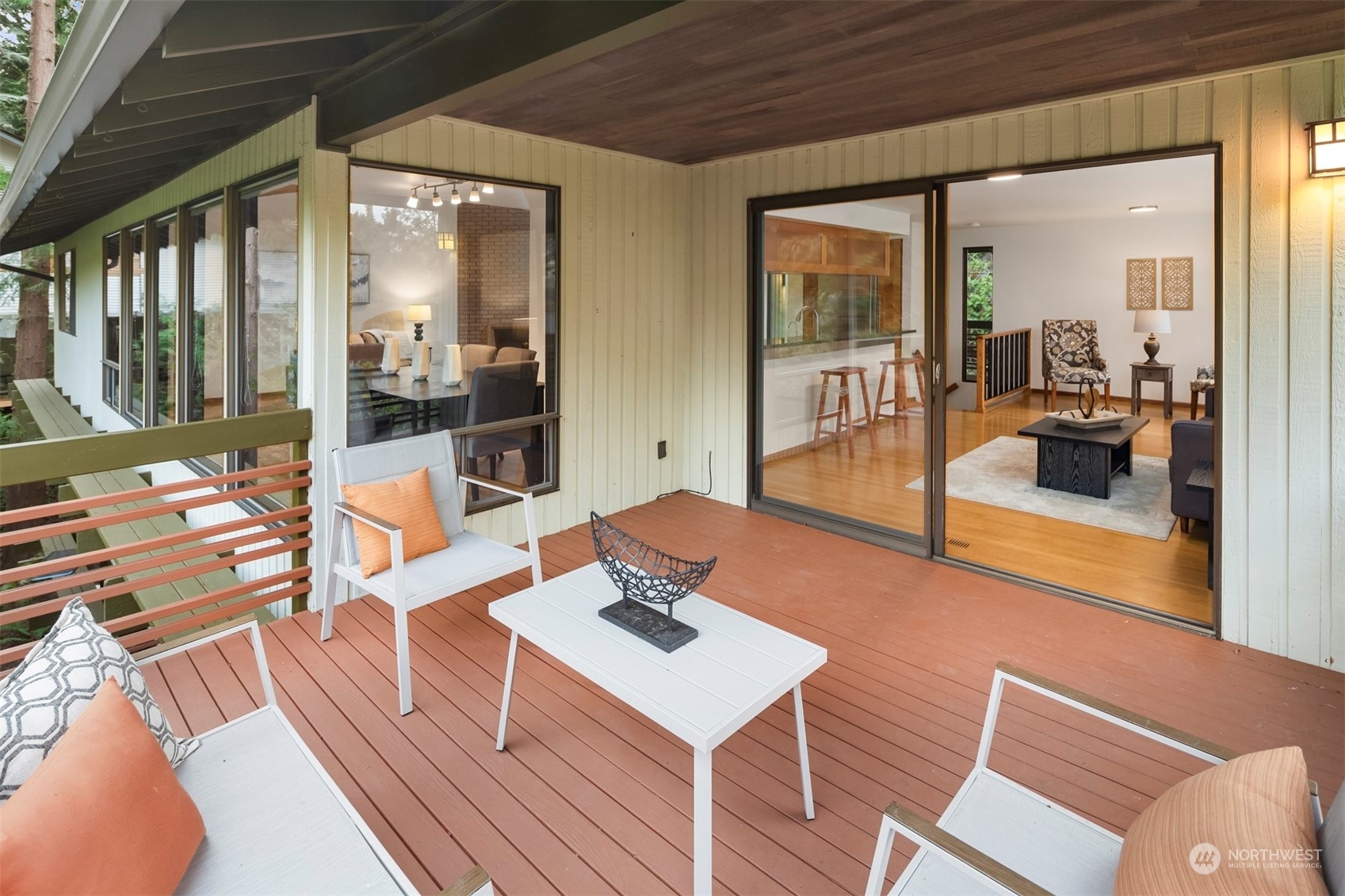 Property Photo:  9550 SE 43rd Street  WA 98040 