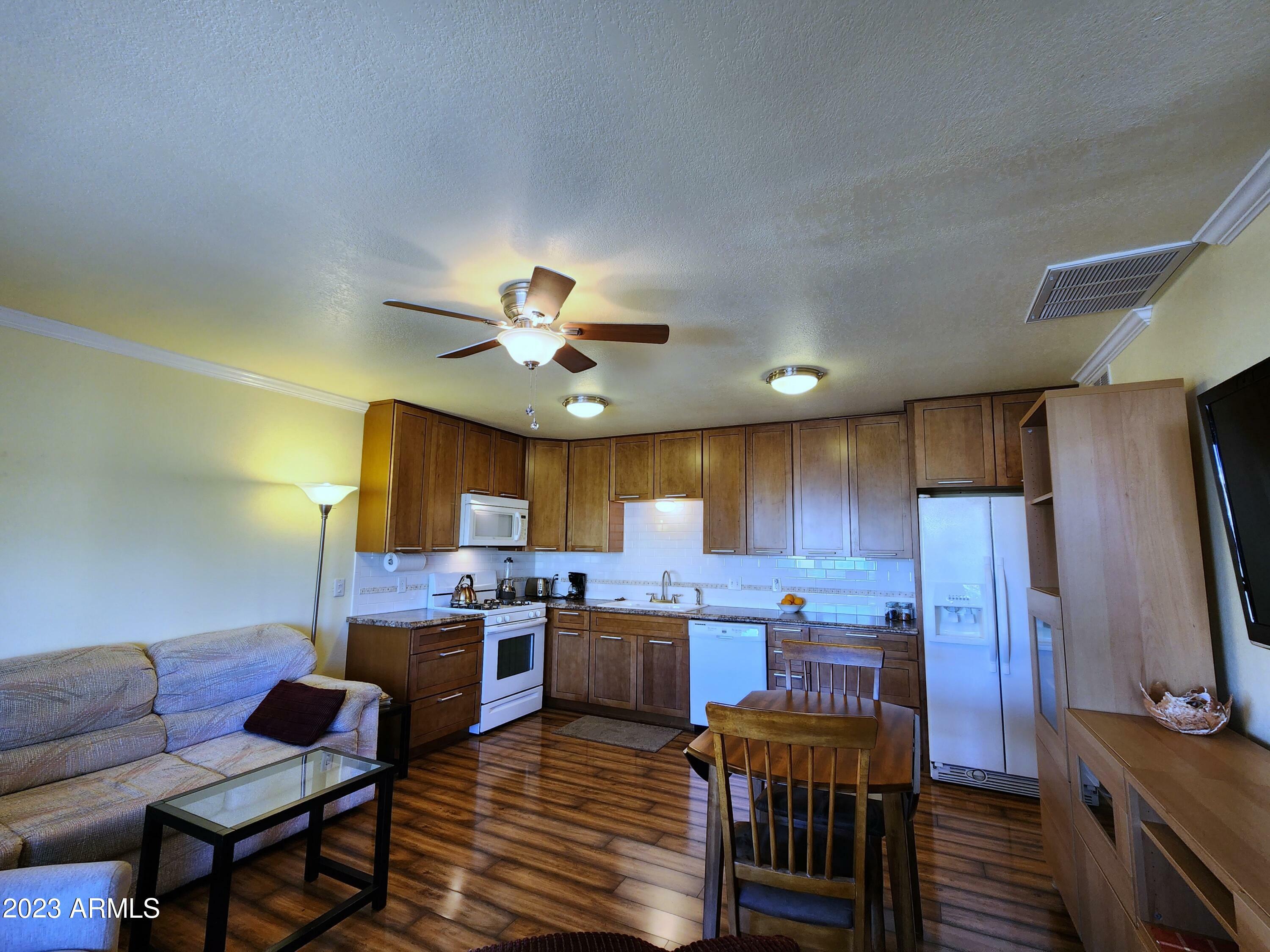 Property Photo:  907 E Lancaster Circle  AZ 85132 