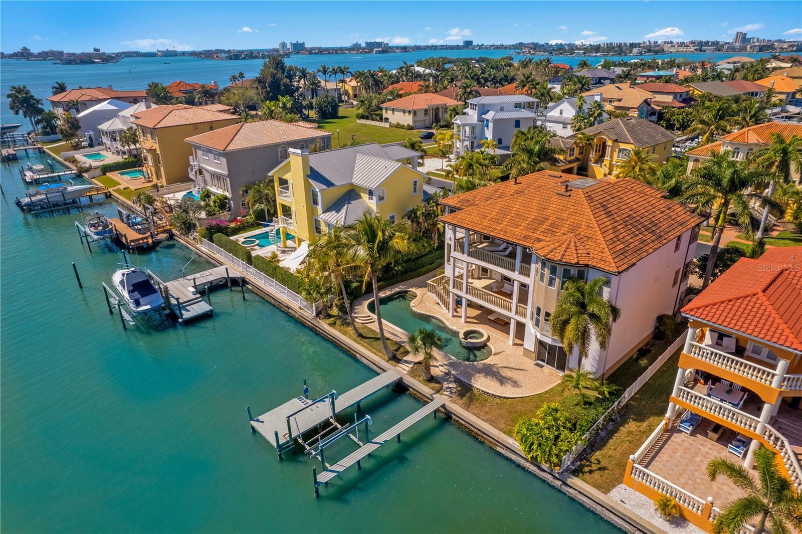 Property Photo: 2810 Kipps Colony Drive FL 33707
