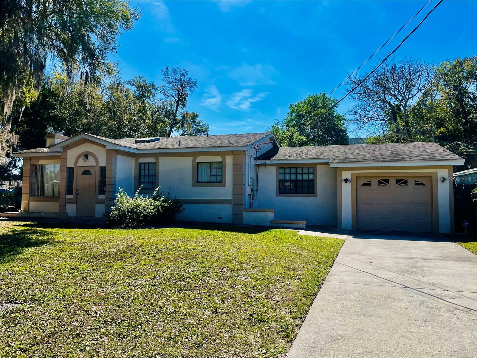 Property Photo:  270 W Pineloch Avenue  FL 32806 