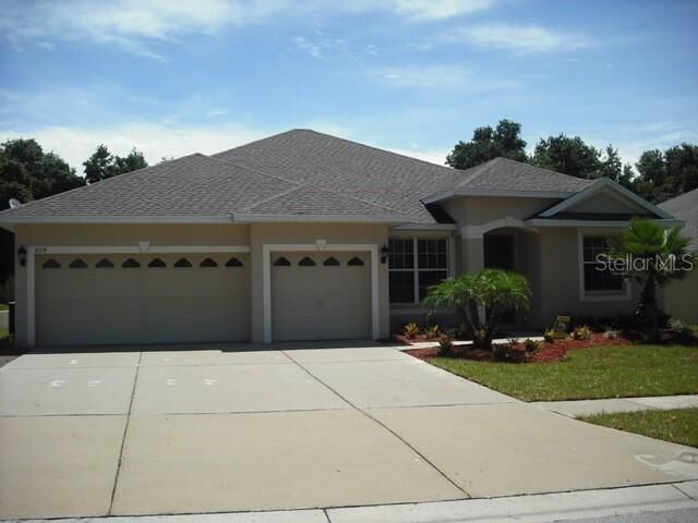 Property Photo:  609 Cedar Waxwing Drive  FL 33510 