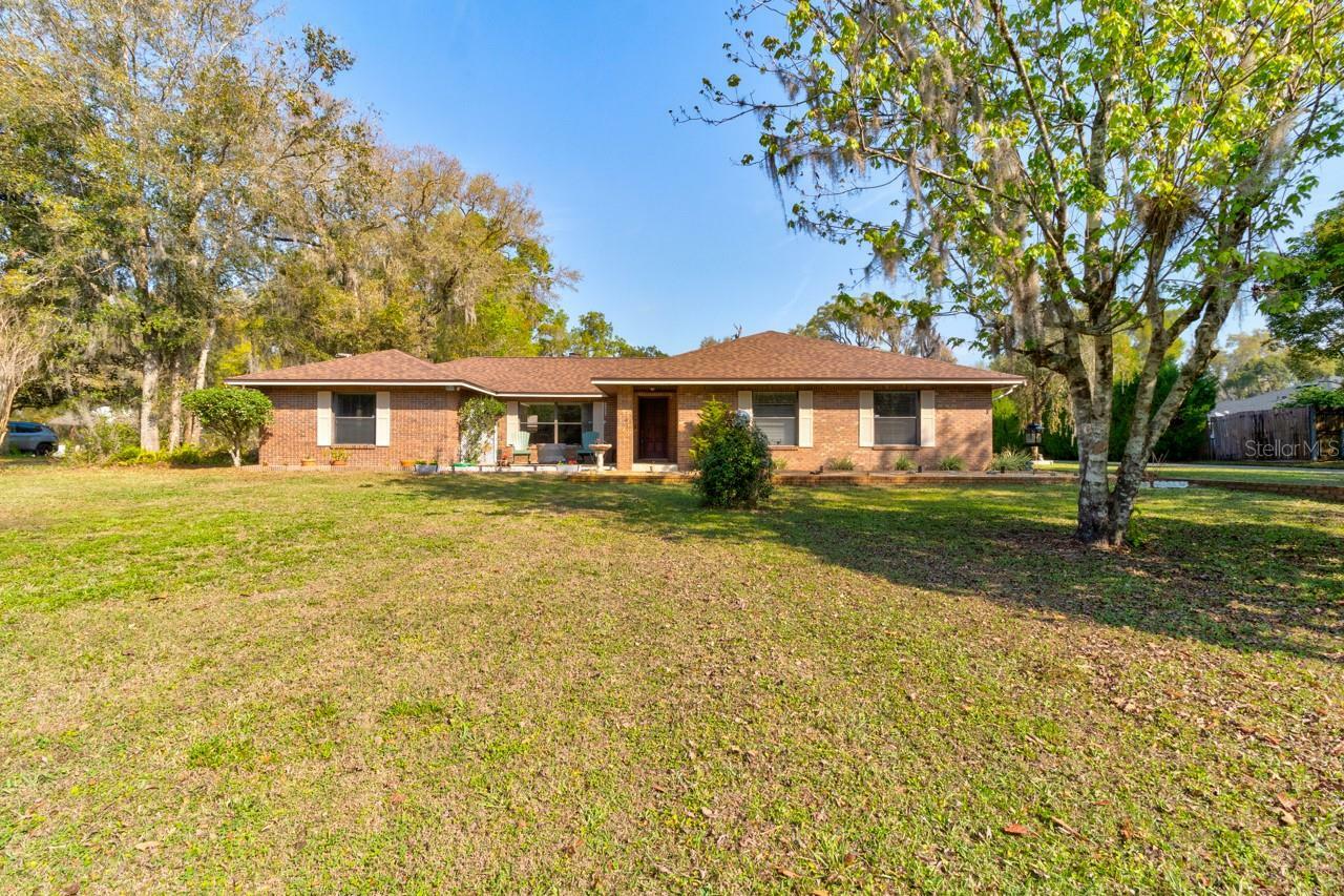 Property Photo: 1216 Glenwood Road FL 32720