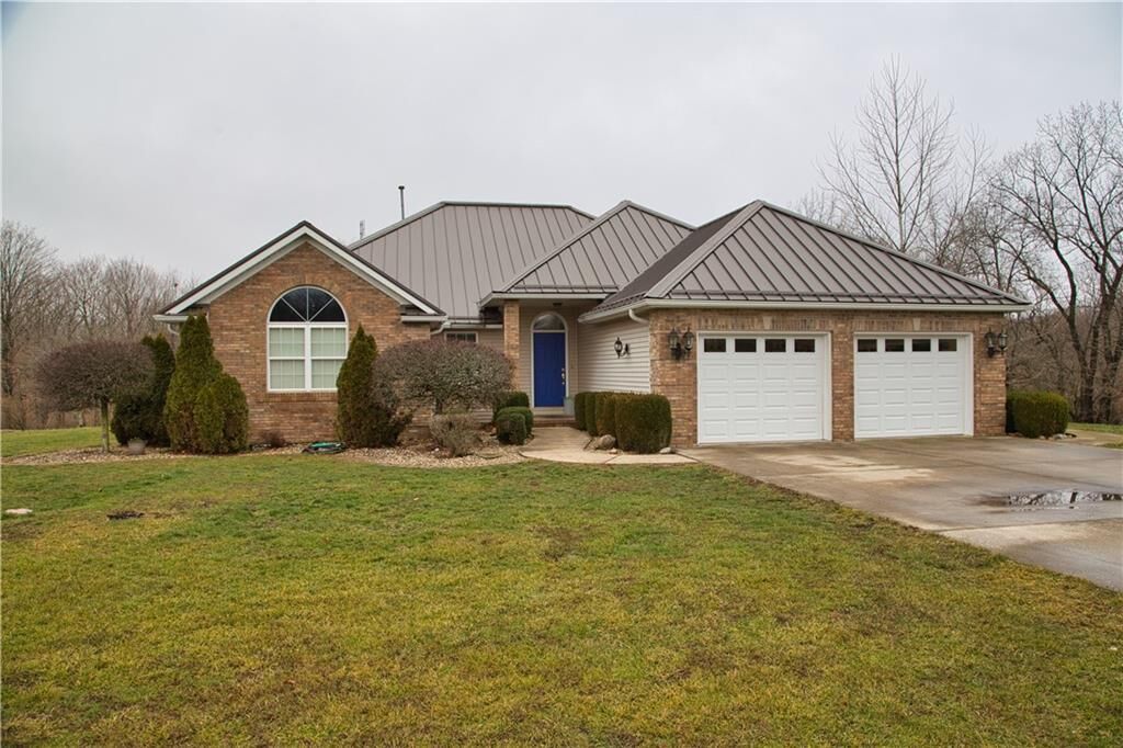 Property Photo:  1133 N 1915 East Road   62565 