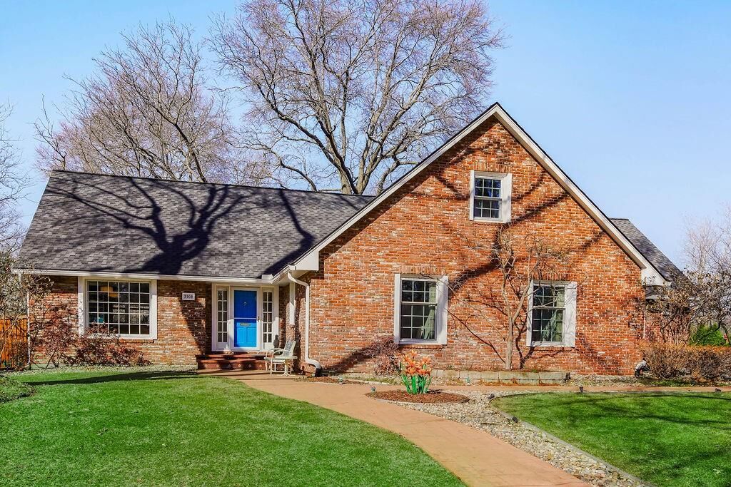 Property Photo: 3908 W 93rd Street KS 66207