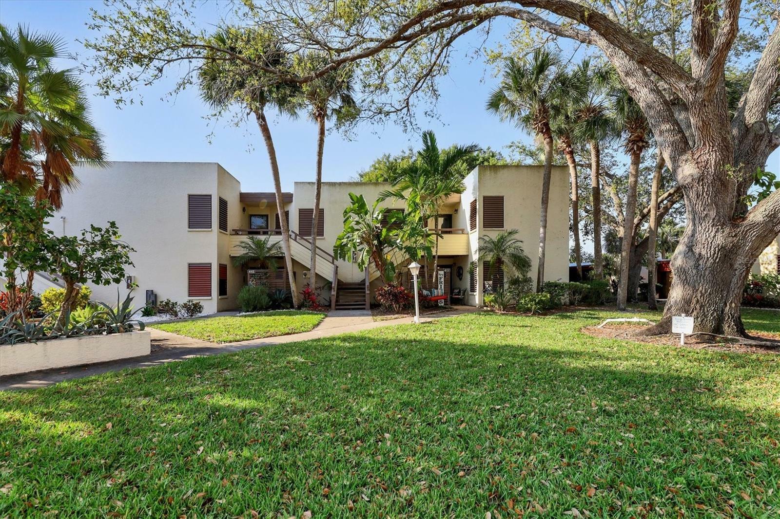 Property Photo: 418 Spring Lakes Boulevard FL 34210