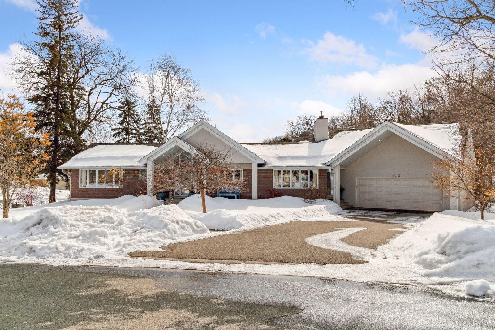 Property Photo:  6642 Moorland Drive  MN 55346 