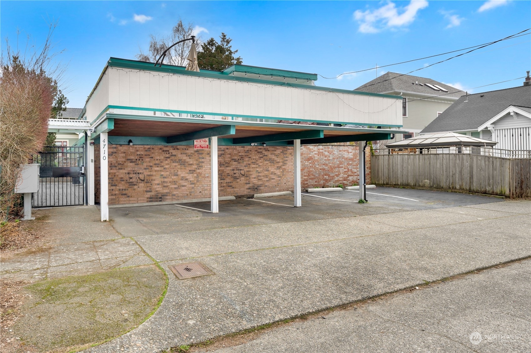 Property Photo:  4710 Evanston Avenue N  WA 98103 