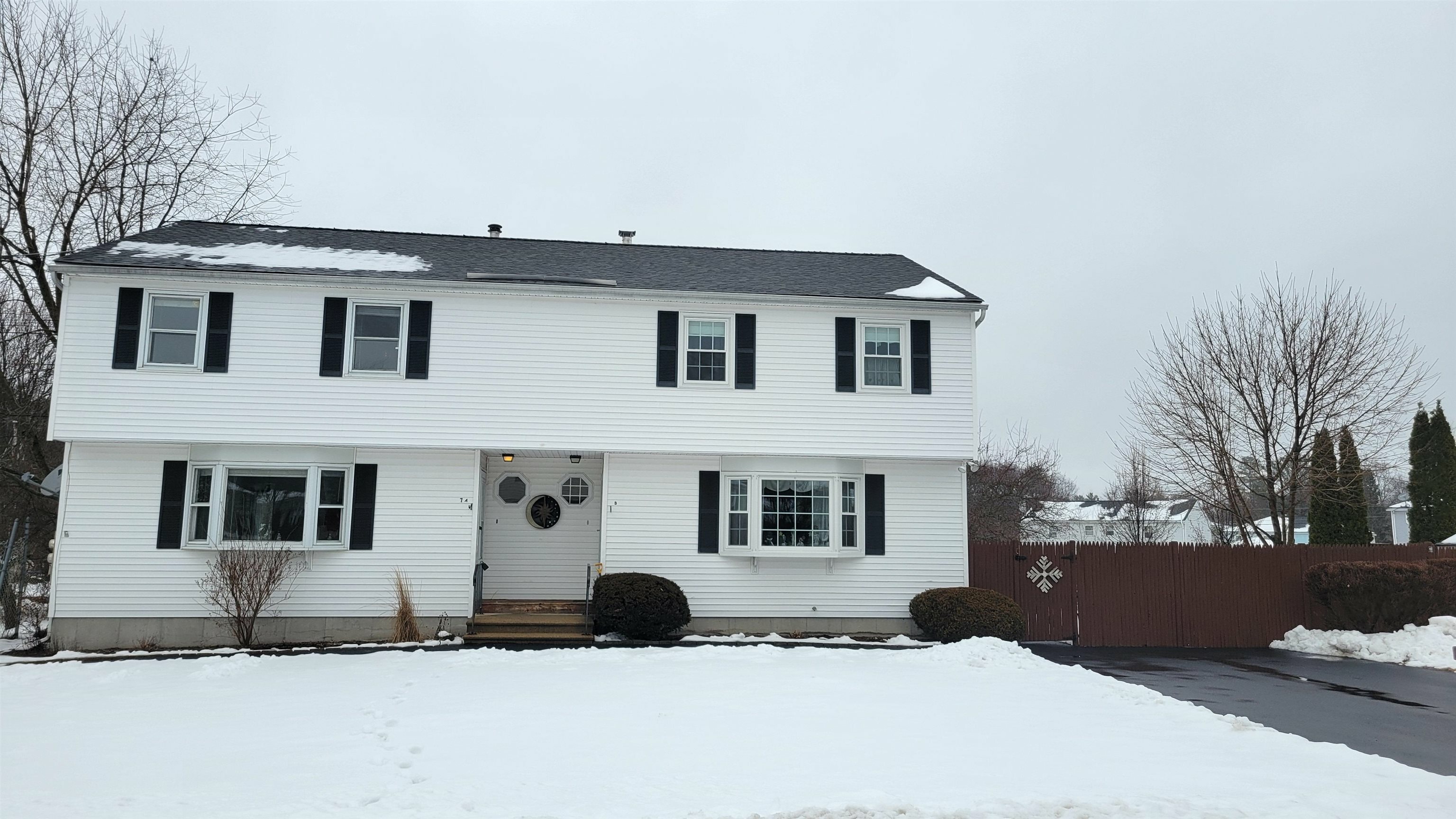 Property Photo: 7 Whittemore Drive A NH 03038