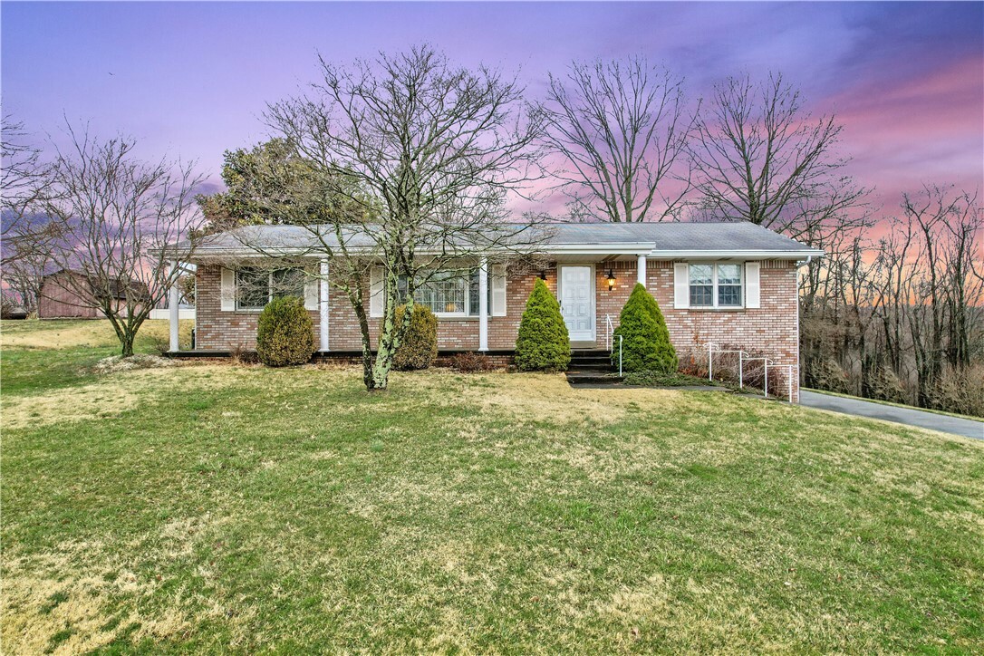 Property Photo: 1 Royal Oaks Dr PA 15022